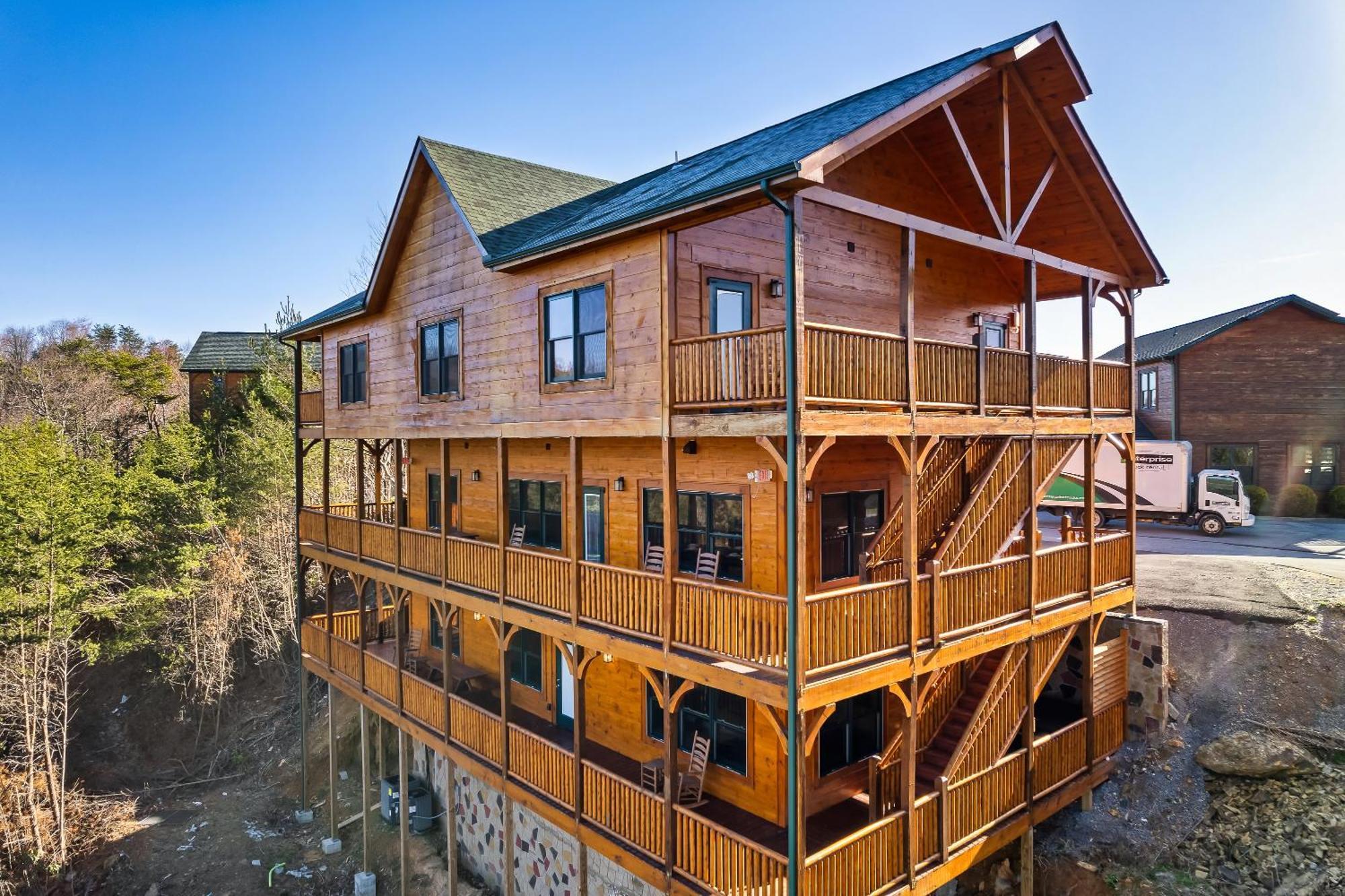 Full Equipped Cabin With A Pool And Game Room Smokies Views Gatlinburg Eksteriør billede