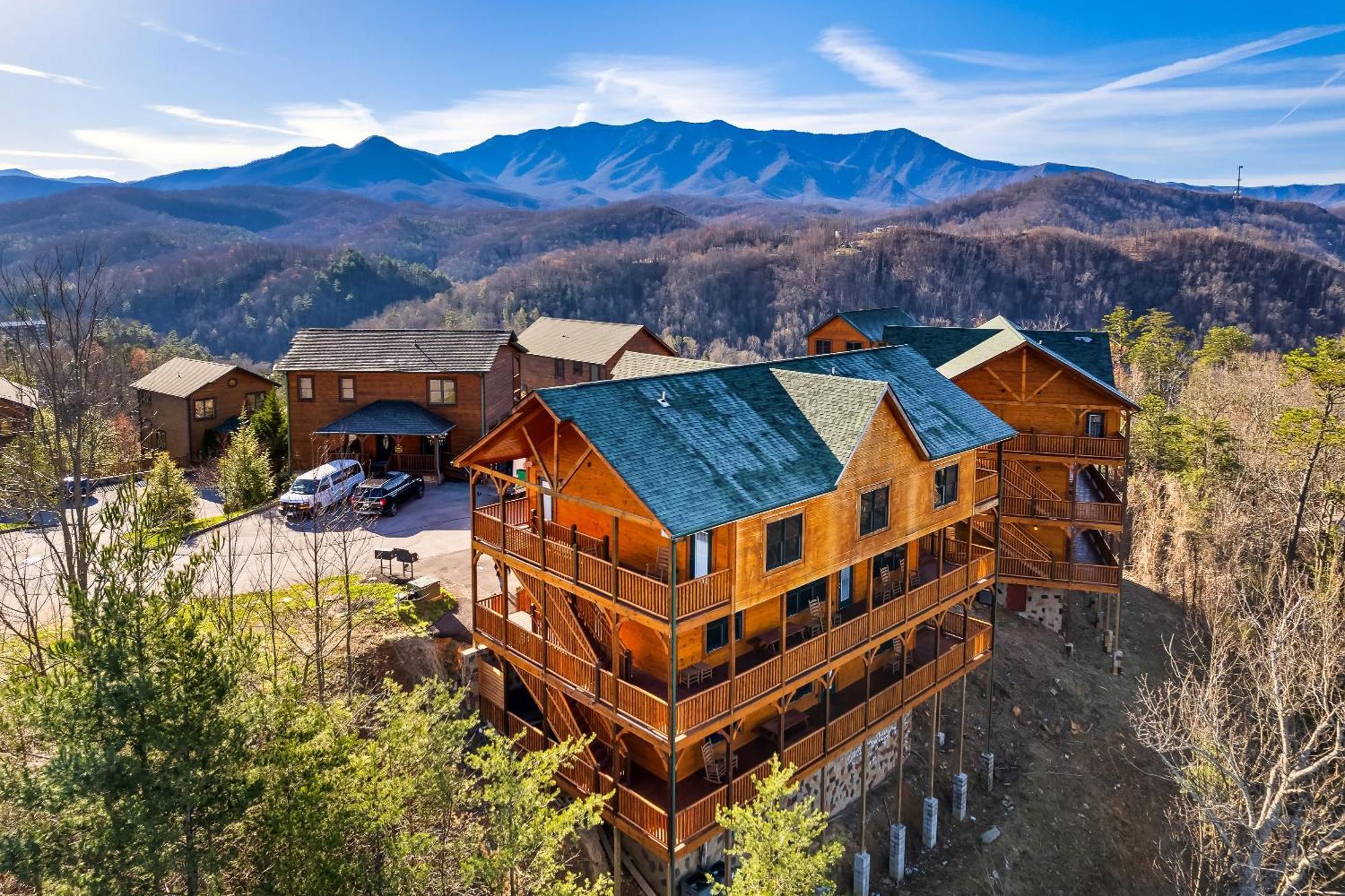 Full Equipped Cabin With A Pool And Game Room Smokies Views Gatlinburg Eksteriør billede