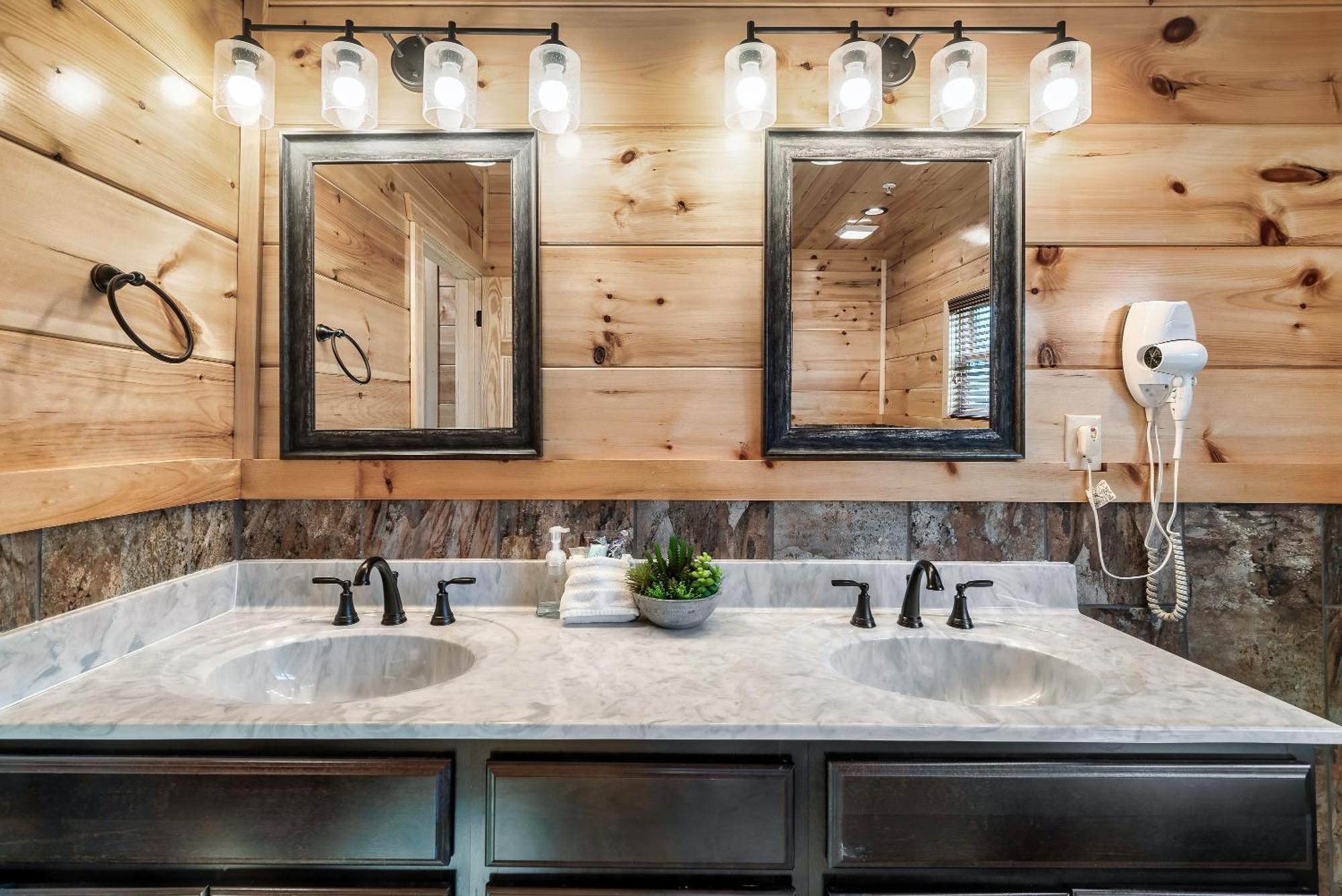 Full Equipped Cabin With A Pool And Game Room Smokies Views Gatlinburg Eksteriør billede
