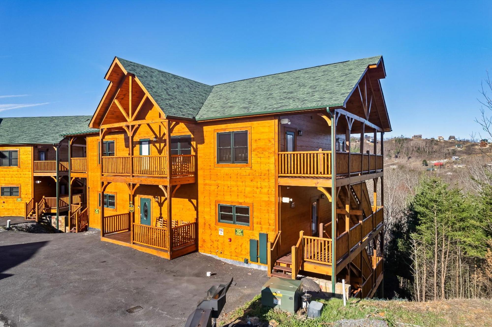 Full Equipped Cabin With A Pool And Game Room Smokies Views Gatlinburg Eksteriør billede